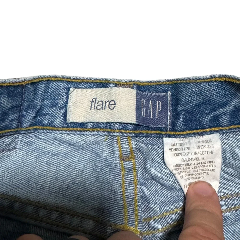 Vintage 2000s Gap Flared Cotton Blue Light Wash Jeans Youth 14 Slim (23.5x28.75)